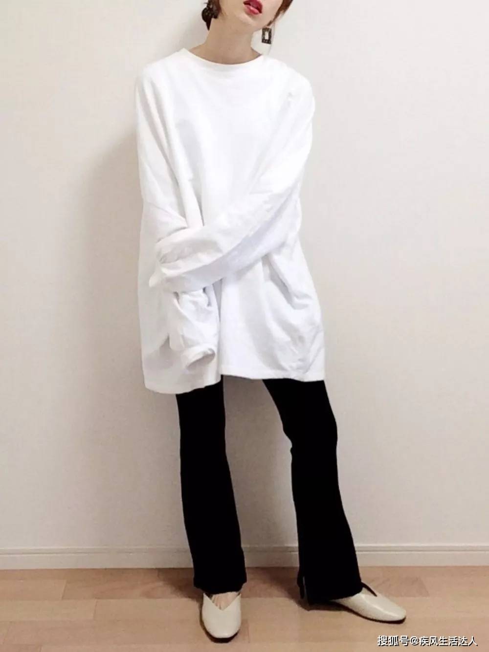 米色 演绎随性自在的复古魅力!日本女生这个秋冬都换上了喇叭裤