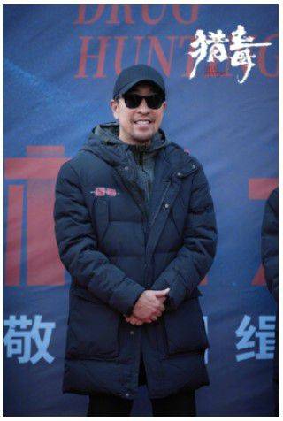 漂亮|杨紫新电影演缉毒警！和唐探3漂亮美女探案协作，启动合照笑开花