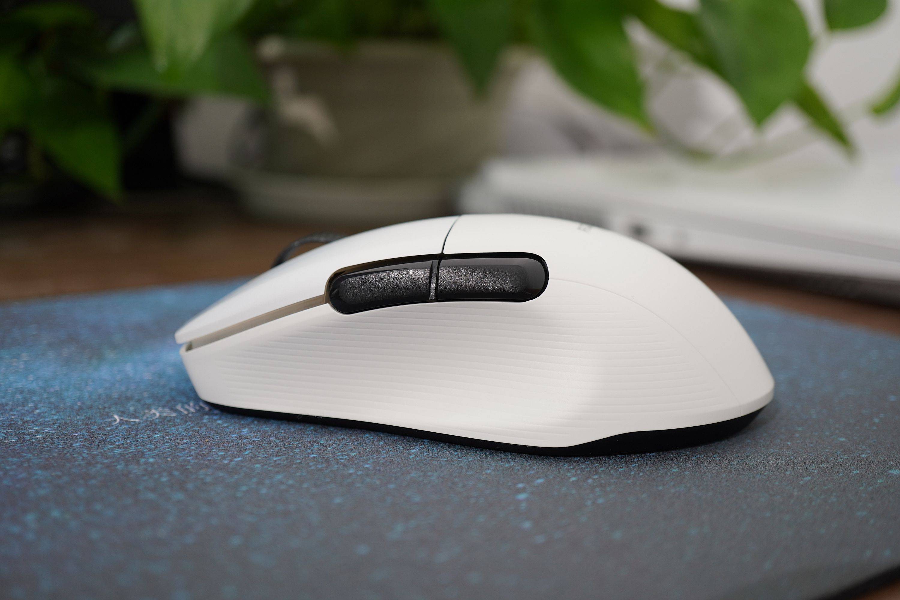 出道即巅峰,你想要的它都有——冰豹kone pro air无线职业版测评_鼠标