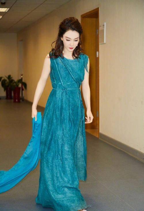 皱纹 陈数气场一流，脸上皱纹明显却不影响美感，越老越有韵味了！