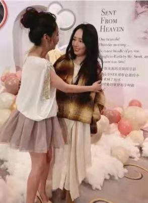 颧骨 郭碧婷近照曝光！产后瘦到颧骨凸起显疲惫，向太沉迷美颜变锥子脸
