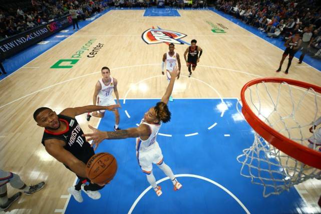 比赛|NBA-变阵未奏效！火箭又被打懵，榜眼8分无球权，豪斯5中0拖后腿