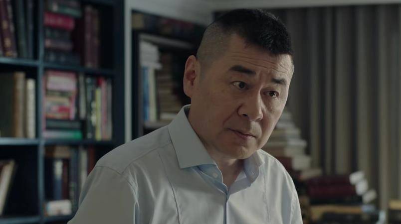 观点评论|陈建斌“黑马剧”开播，接档《突围》，收视大爆，剧情越看越上头