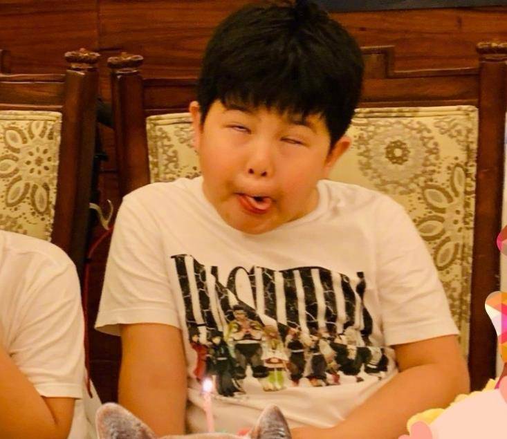 东北|安吉近照发胖明显，东北宋仲基帅气不再！粉丝吐槽：逐渐“沙”化