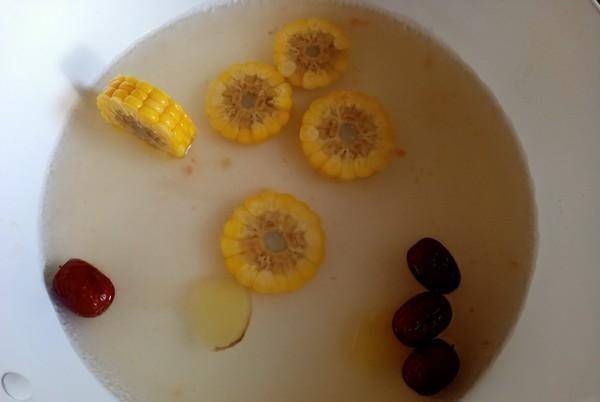 暖胃|冬天多给家人喝这碗汤，驱寒暖胃又滋补，每天一碗，越喝越暖和