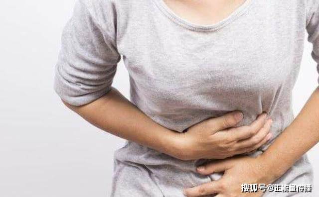 症状|胃癌并非毫无预兆，身体出现2种“异常”，或是胃癌“上身”了