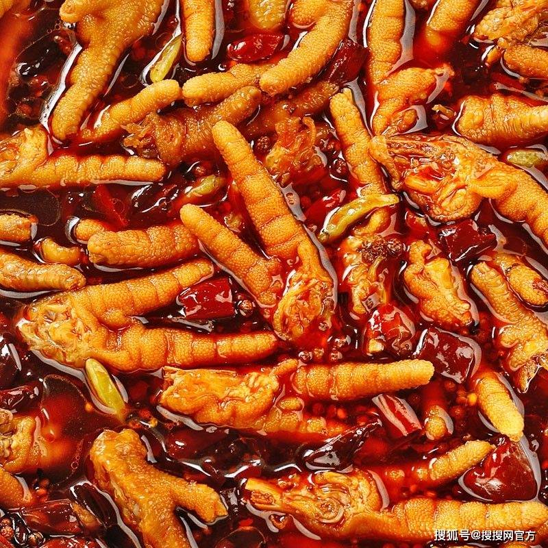柠檬泡椒风爪吃腻了吧卤鸡爪又太麻烦来试试简单的香辣鸡爪吧