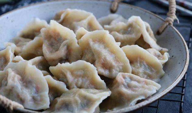 怎么做纯素水饺 8d7c40dbbdd148e79a1544195fcb795c.jpeg