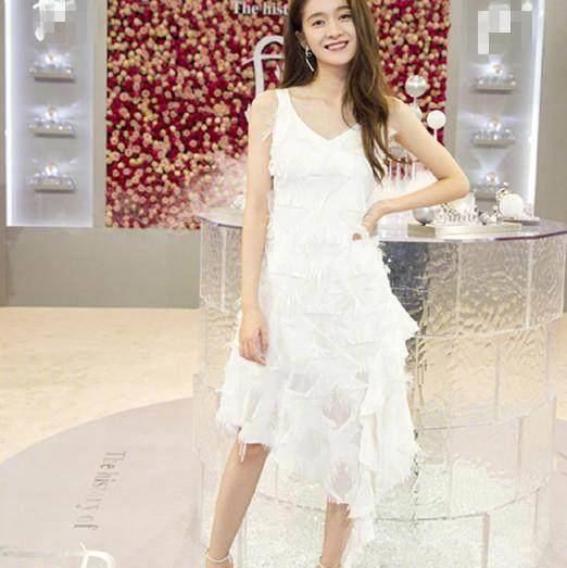 张雪迎 张雪迎这次裤子穿对了，网友：显腿长！