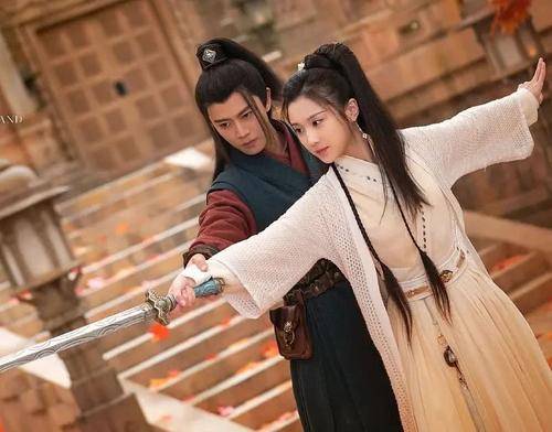 演技|“神奇”的任嘉伦:主演8部电视剧,仅糊了5部,女主是谁很重要