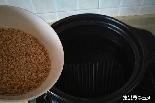 食品|冬天，我家最受欢迎的早餐，既挡饱又暖胃，煮一锅连汤都喝干净
