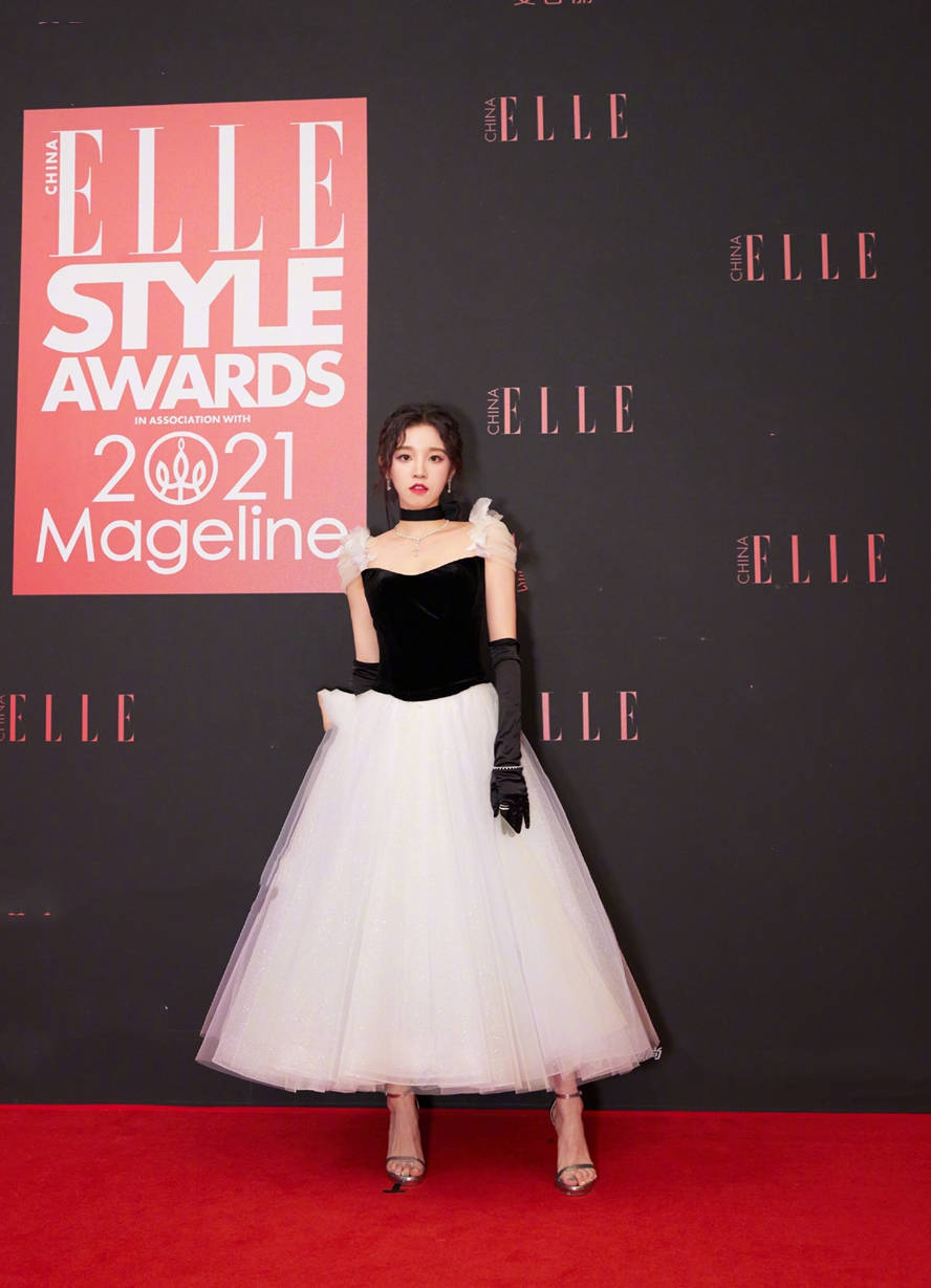 时装 75位明星的ELLE时装造型,王源、热巴,关晓彤,身心造型惹人爱