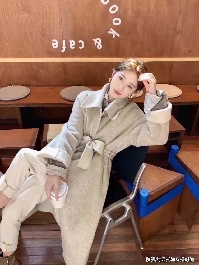 色调 冬季外套在精不在多，优雅女人必备“羊绒大衣”，百搭高贵显气质