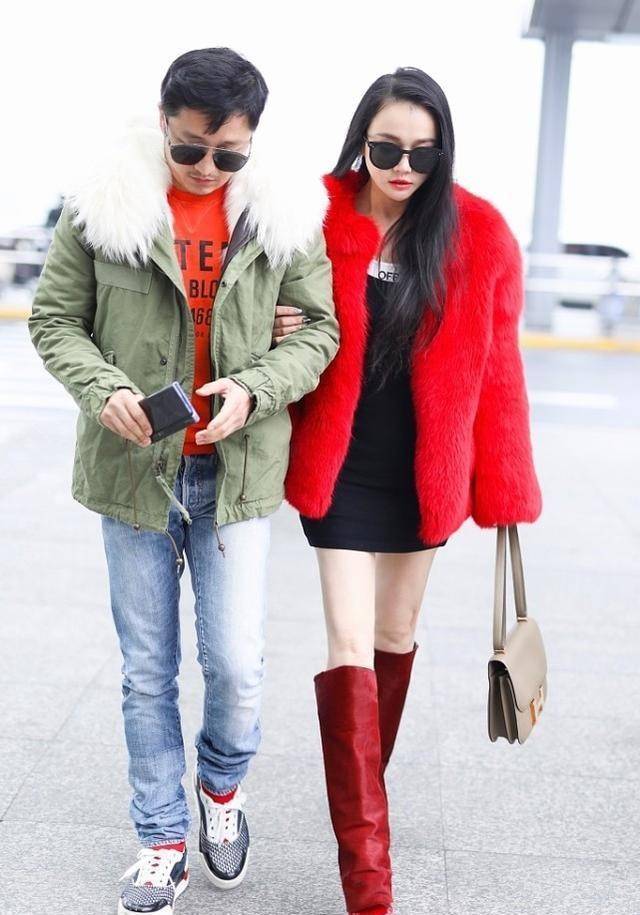 冉莹颖 冉莹颖机场穿衣也“抓马”！红皮草配紧身打底，看似浮夸却很时髦
