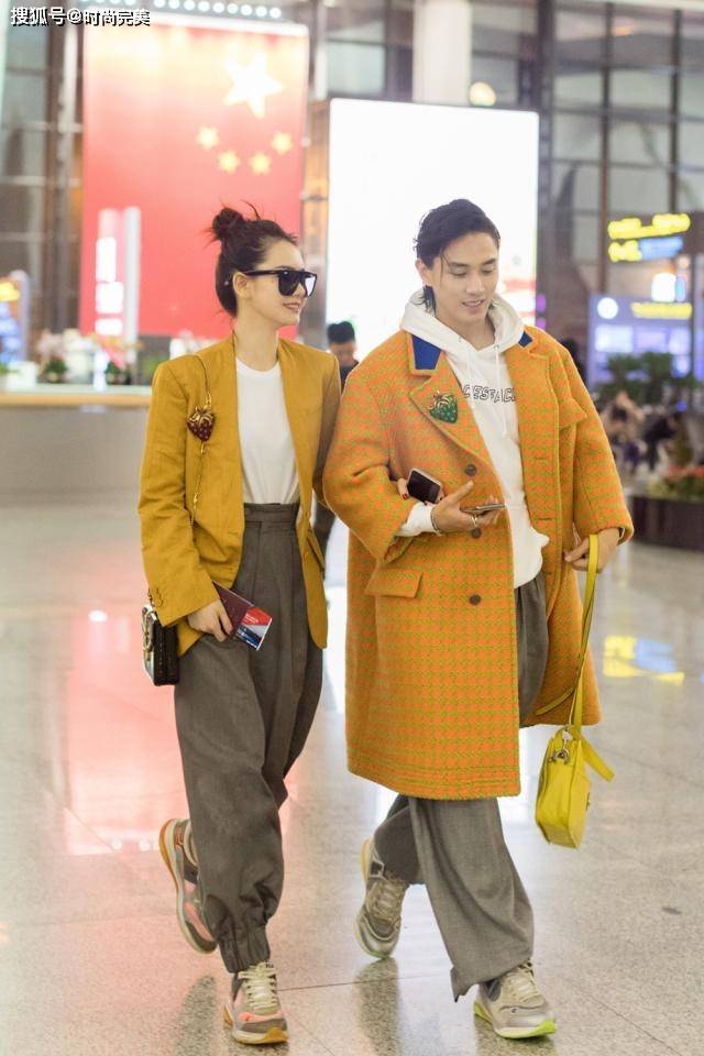 身材 戚薇为秀身材拼了,寒风中穿短裤玩美腿杀,老公包裹严实造型养生