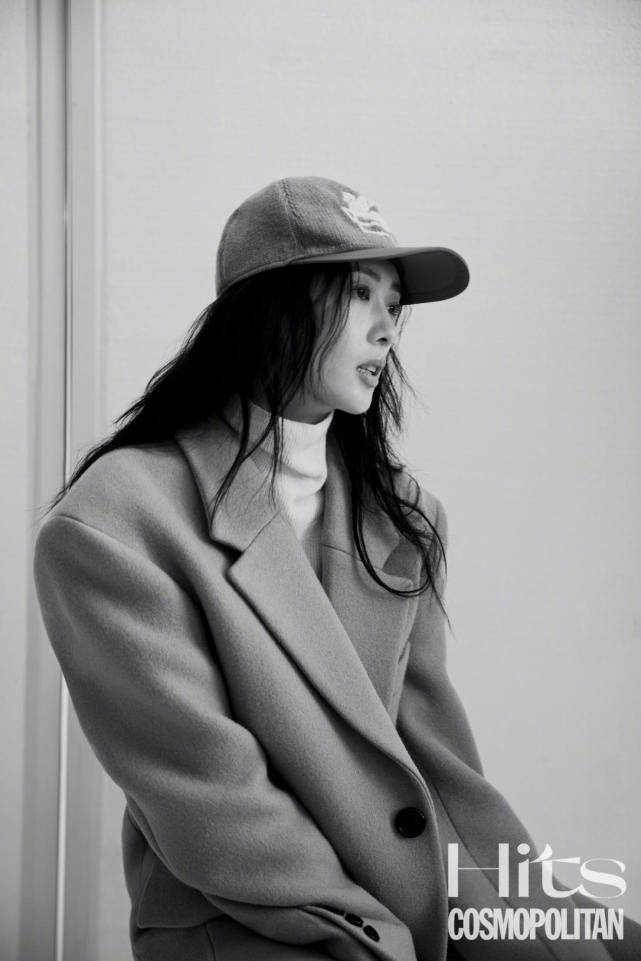 大衣 视后童瑶彻底放开了!穿职场装霸气侧漏,比章子怡都要有女王范