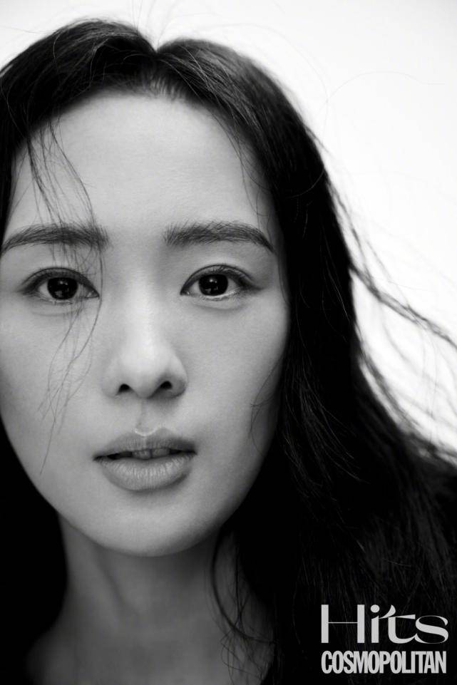 大衣 视后童瑶彻底放开了!穿职场装霸气侧漏,比章子怡都要有女王范