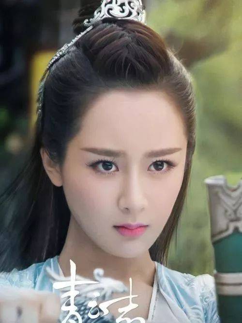调整女明星发际线变美史：从生硬的美到自然的美，她们都做对了什么？