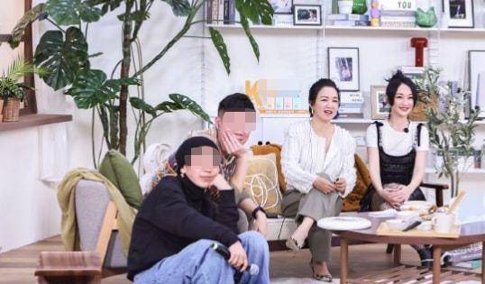 大城市 46岁周迅现身《很高兴认识你》直播间,时尚造型引起网友热议