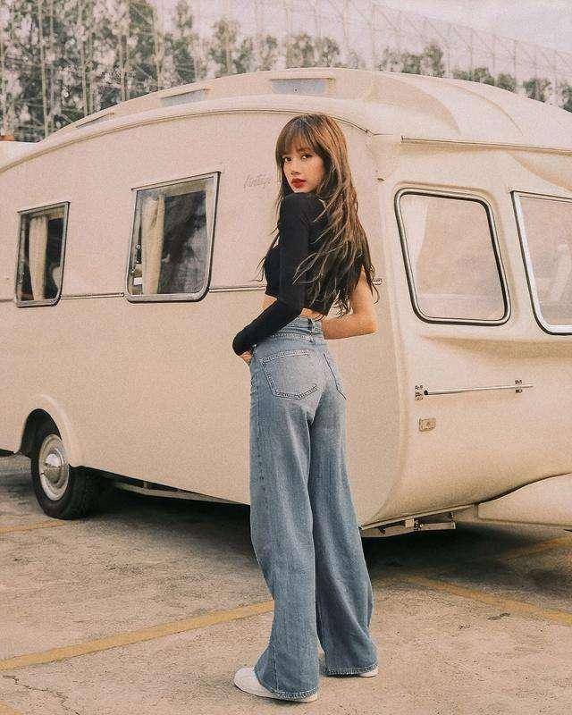 下半身 “梨型身材”怎么穿显瘦？学这4个遮肉法，堪称“削肉神器”