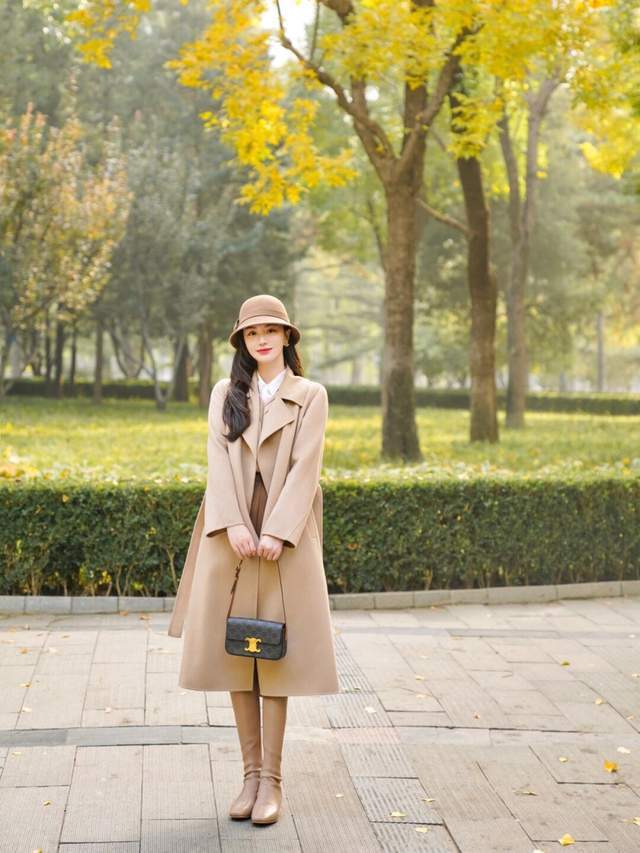 配饰 冬季最美的打开方式,“大衣+毛衣”才是王炸cp,保暖又洋气