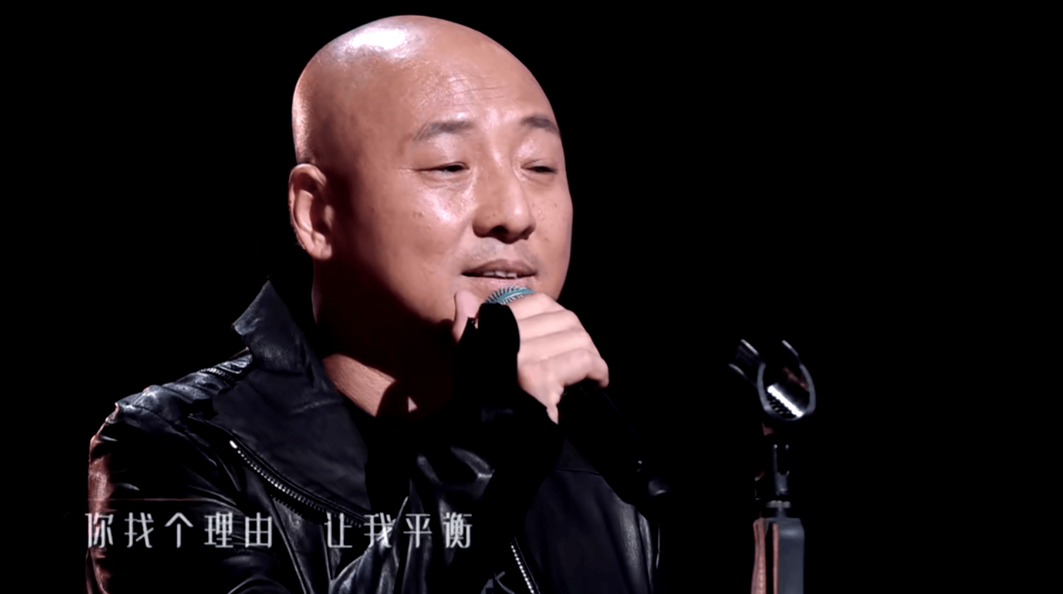 节目组|《追光吧！》首播，21位哥哥齐亮相，唯一遗憾的是她的镜头消失了？