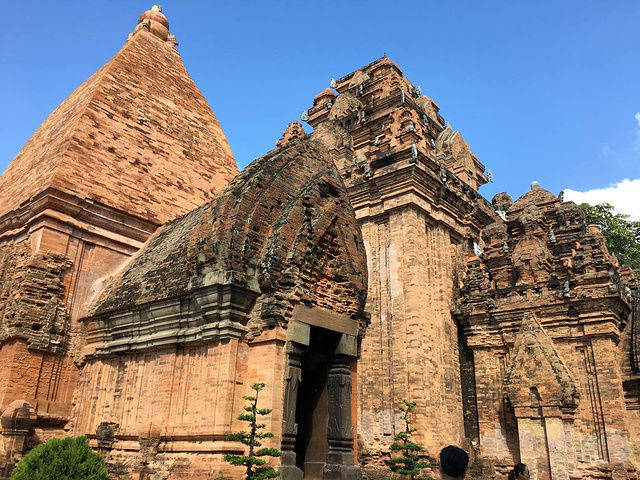婆那加占婆塔：已有1000年历史，有越南版妈祖庙之称