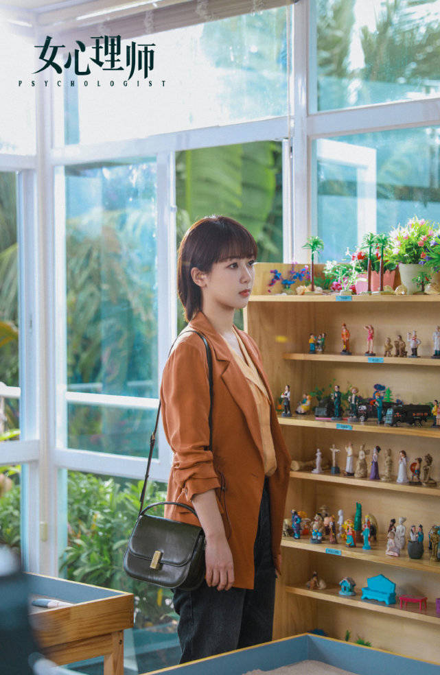 变化 杨紫新剧大爆火！穿职场装风格变化太大，预告播出实力真不容小觑