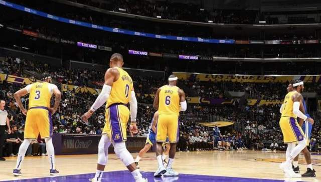 CBA|实话实说？詹黑：NBA万岁，詹姆斯对斯图尔特所做的事是故意且肮