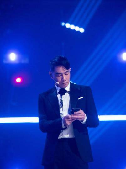 节目组|《追光吧哥哥》开播,金星镜头被一剪没,节目组却表示不背这个锅