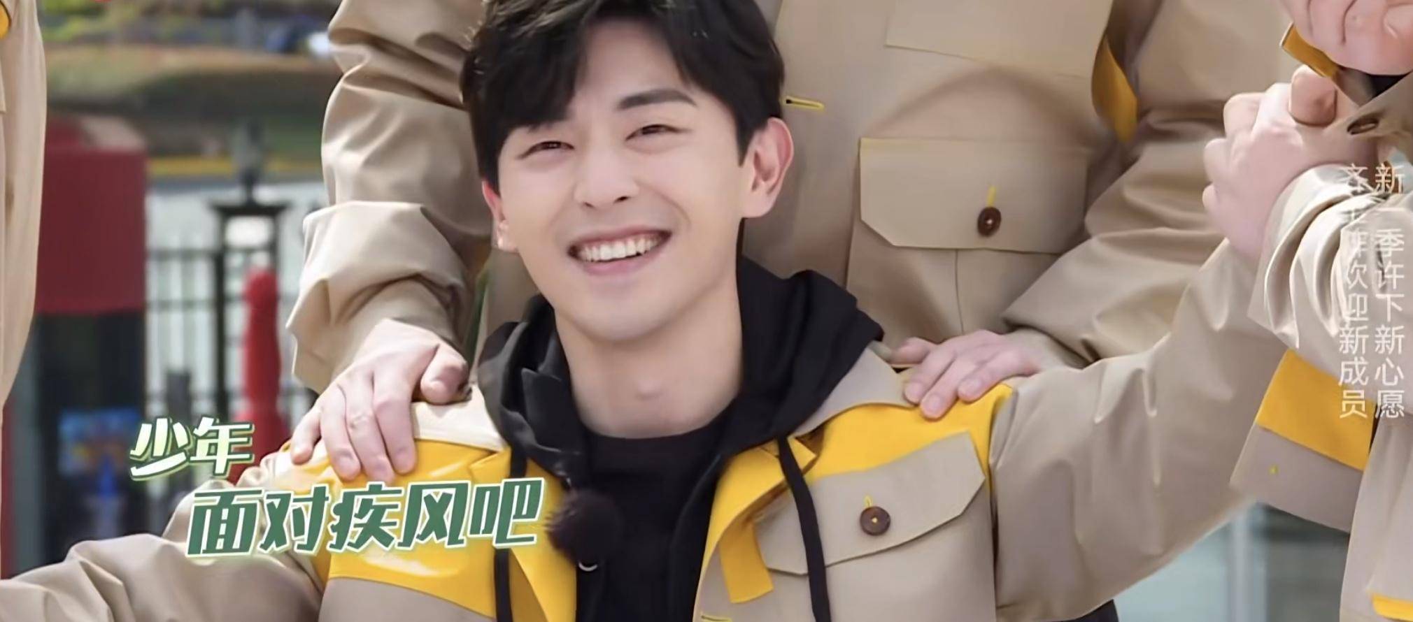 卫视|年度综艺霸屏榜：何炅和谢娜各自上榜3次，排名第六的综艺已停播