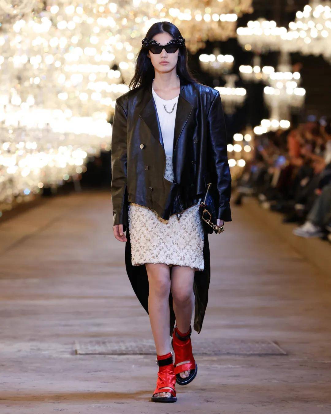 Vuitton 路易威登运1200盏华灯来上海办舞会,章子怡刘嘉玲舒淇全来了!