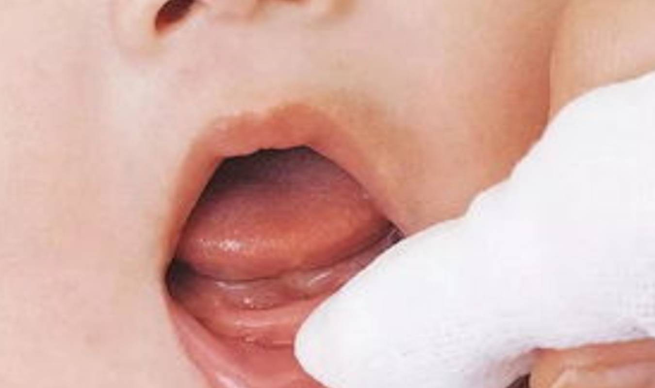 婴儿吃饭不嚼直接咽怎么办 b490e60eba75439e8fa901eb136cf3ce.jpeg