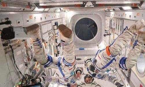 俞白眉|银河补习班宇航员马飞真实存在吗？他是亿万无私奉献工作者的缩影