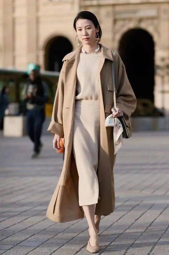 毛衣 比驼色更好穿，今年冬天“奶茶色”火了！