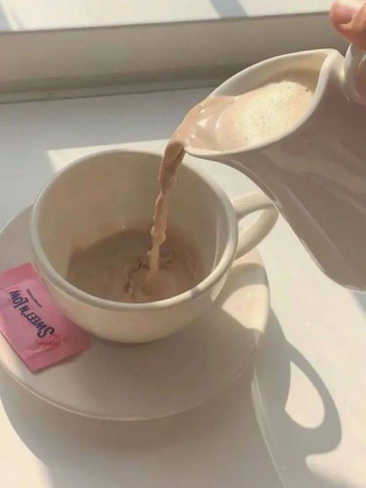 毛衣 比驼色更好穿，今年冬天“奶茶色”火了！