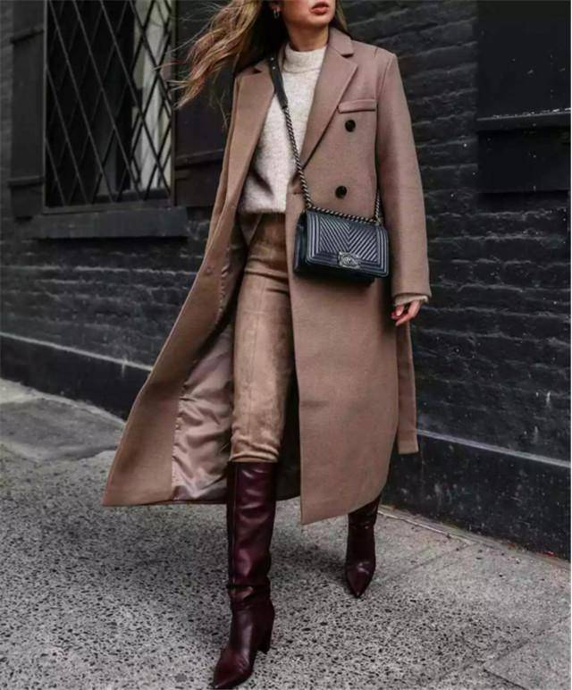 小腿肚 别再穿裸靴了，今年流行“膝盖靴”，150女生穿上后轻松显高10cm