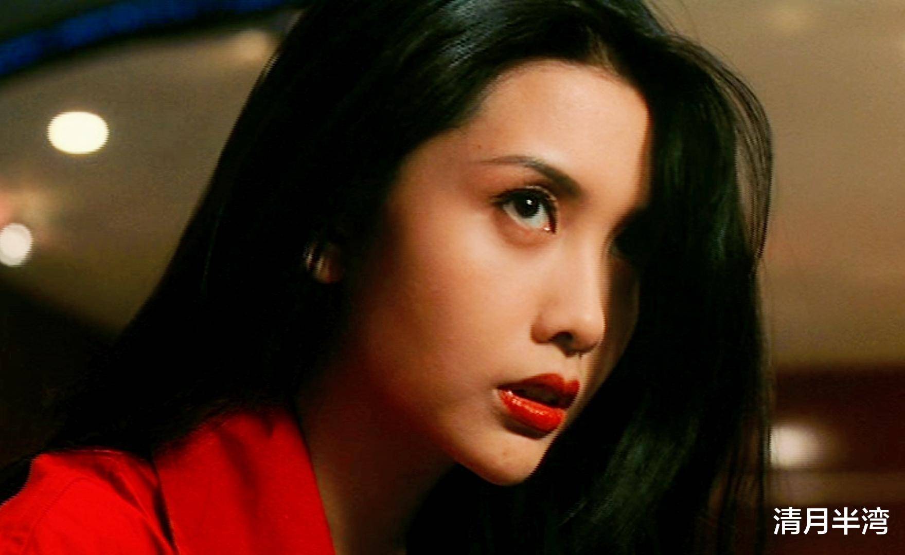 邓萃雯凸嘴也好看的6位港风女星，“面部缺陷”强化辨识度，还性感洋气