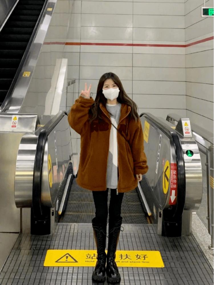 呢子 精致显瘦的设计就是秋冬服装穿搭最大的优势。