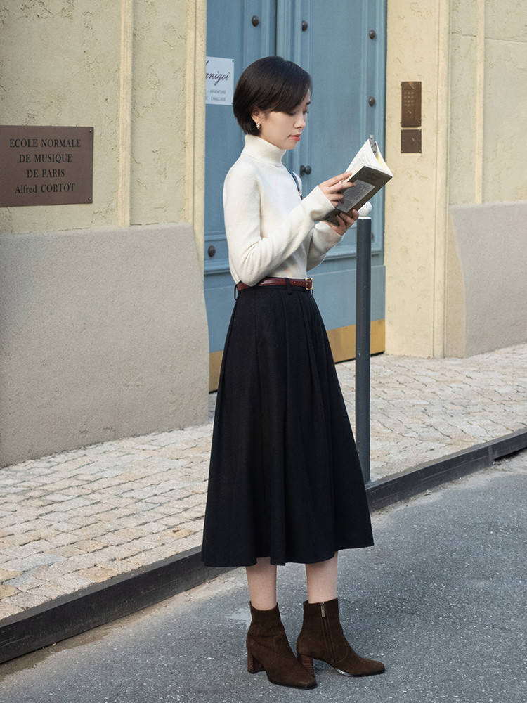黑色 秋天也可以穿上优雅的半身裙哦,感觉来学习穿搭吧!