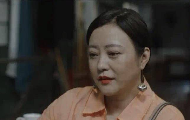 鹅蛋脸俞飞鸿皮肤紧致，郝蕾、袁立面部浮肿，下颚线对颜值的影响有多大