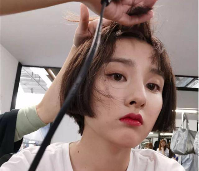 脸上这3处有 窝 的女人 天生就是美人胚子 同时中2个的不常见 酒窝 巴中 嘴唇