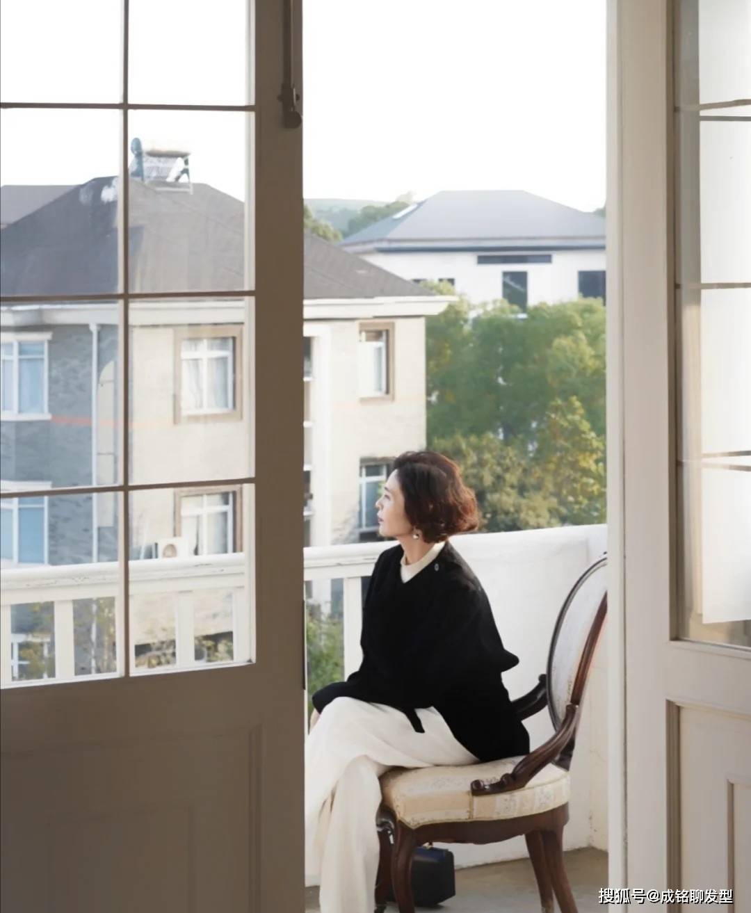 女士 这些才是60+女人最美的打扮，不扮嫩、不老气，自然真实又显气质