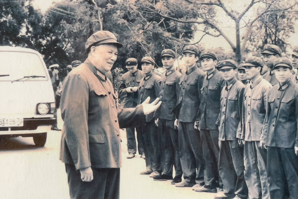 "陈师鞠旅将军范,德政惠民司马风",常年征战的陈德将军,在和平年代又