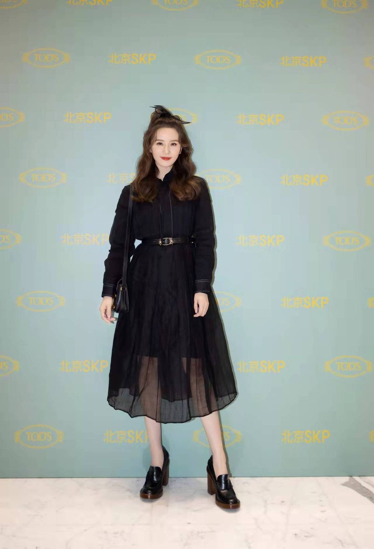 设计 刘诗诗:这粉色礼服太褶了?抹胸设计展现性感和优雅,你爱了吗?