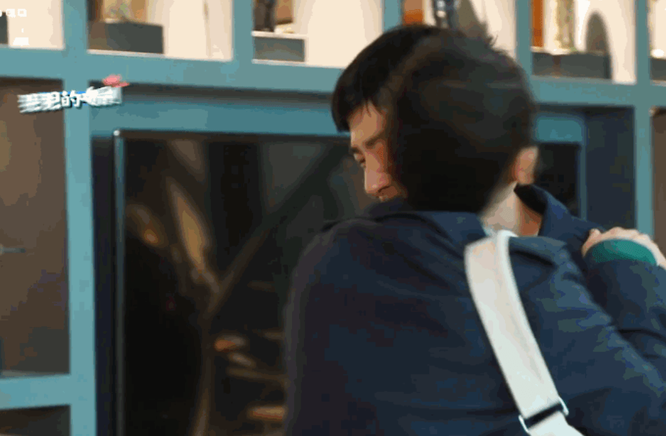 邢克垒|《城池营垒》吻戏花絮，马思纯主动吻别，白敬亭的小表情我酸了！