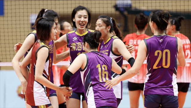 辽宁|排超战报！江苏惨遭辽宁3:0横扫，卫冕冠军3:1逆转山东迎开门红