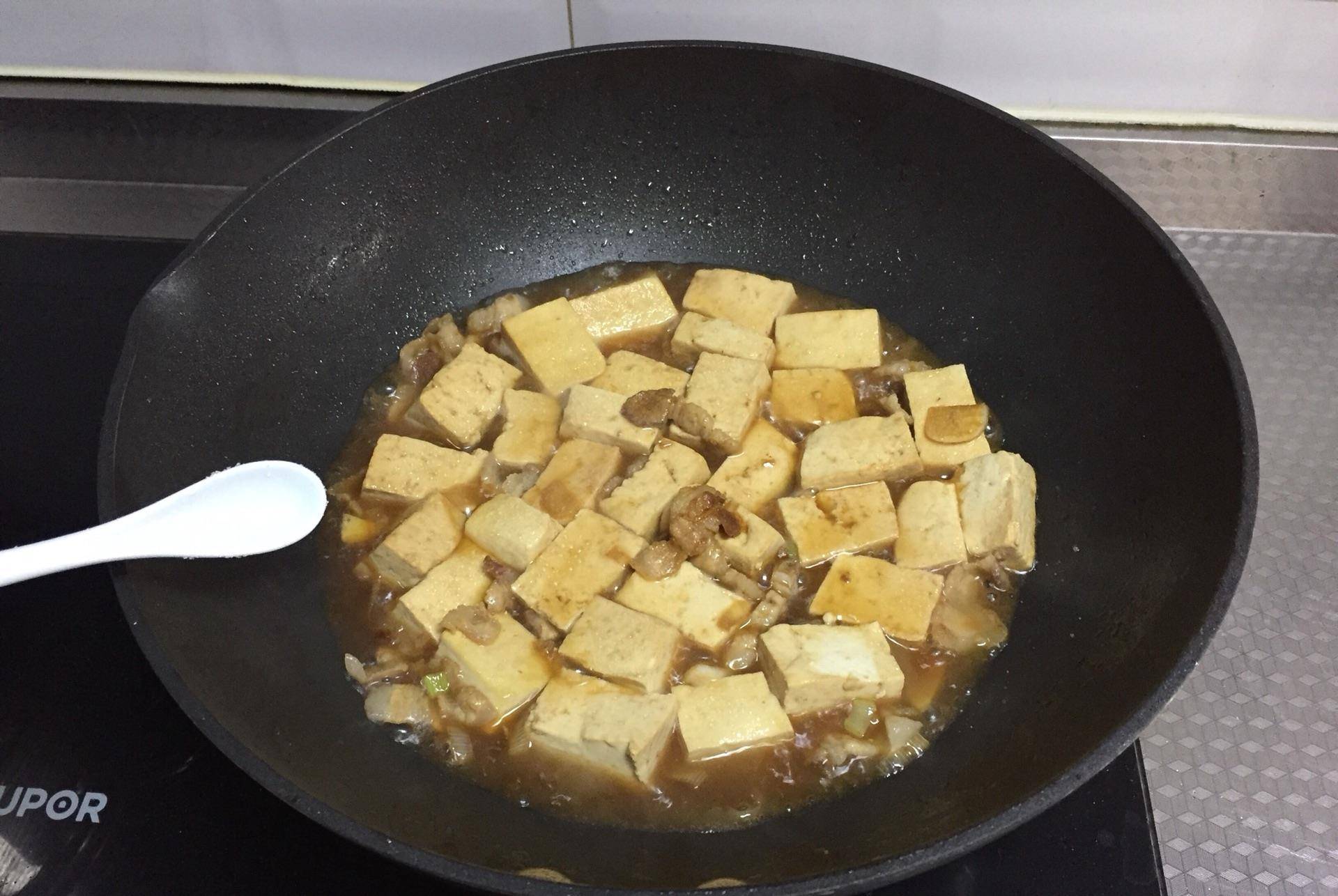 炖豆腐怎么让豆腐入味家常版 84d438d5b31345ec9ff00e5f43ae93df.jpeg