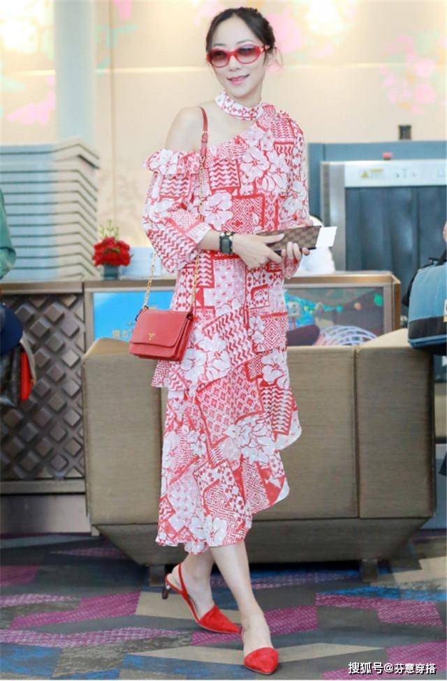 小白 小白鞋不吃香了！夏季流行穿“酒杯靴”，搭裙子连气质都变高级了