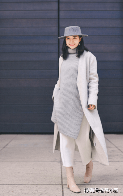 身材 小黑裤早就落伍了,今年时髦精都穿“小白裤”,高级时髦还显瘦
